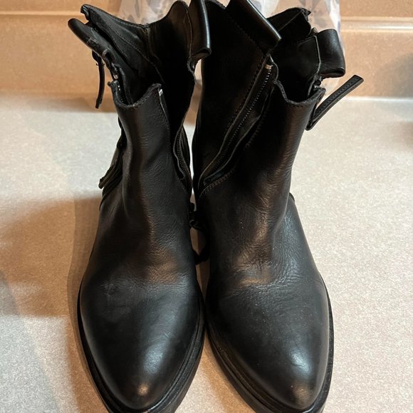 Cinzia Araia Boots - Picture 4 of 4